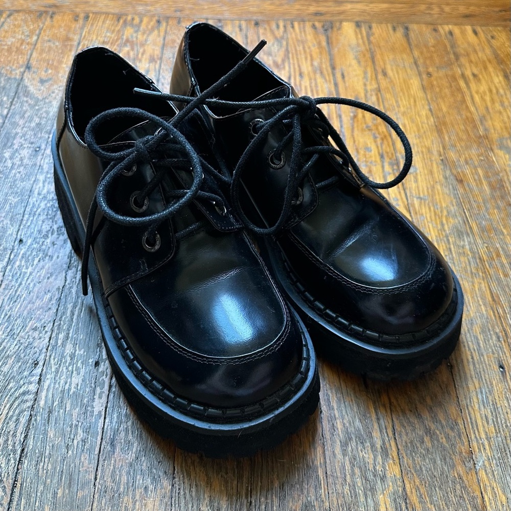 UNIF Collins Shoe